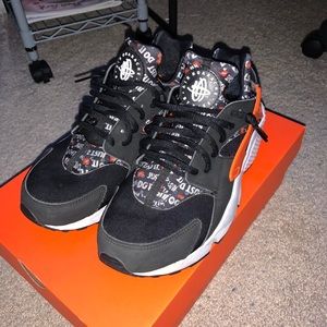 Huaraches ‘just do it’ orange/black